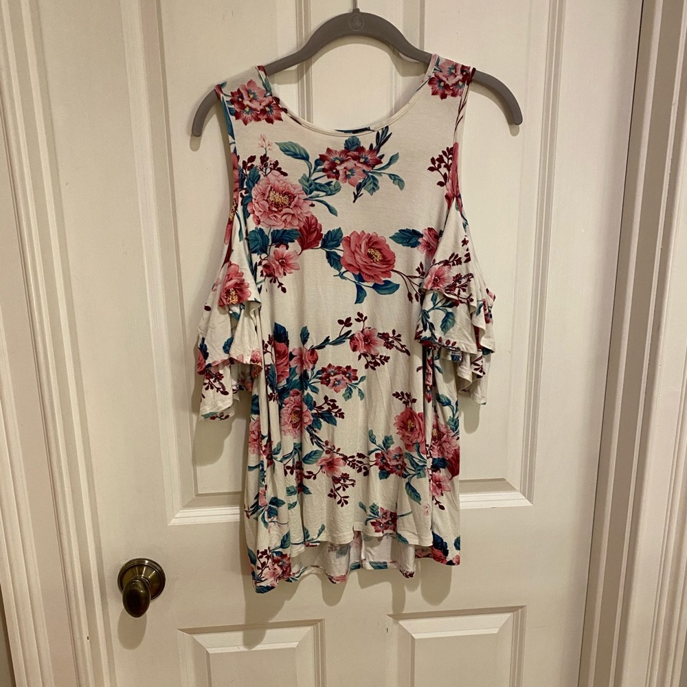 Alya Cold Shoulder shirt